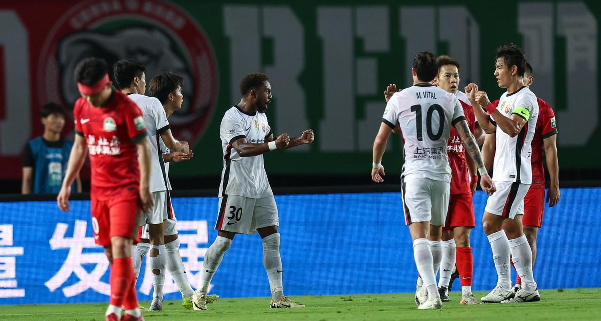 国际比赛日足总杯焦点战，上海申花伤情更新，话题不断，临场指挥获称赞