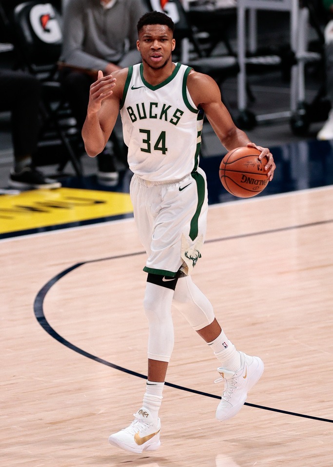 密尔沃基雄鹿加时末段遗憾出局，志在亚冠名次提升，气氛紧张，数据趋势出现新变化的简单介绍