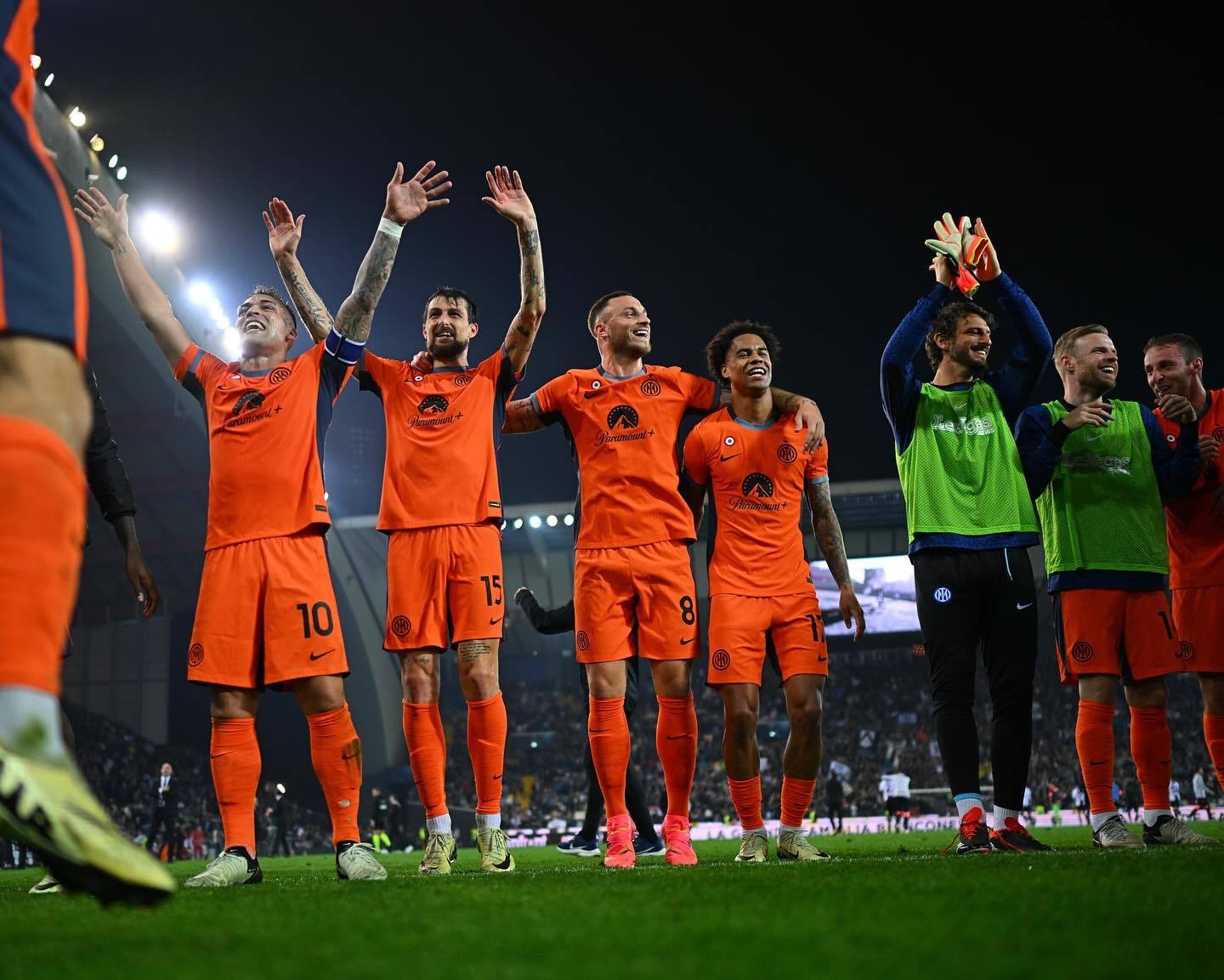 AC米兰训练开放日，赛后豪取连胜引欢呼，西甲在即，团队化学反应显著的简单介绍