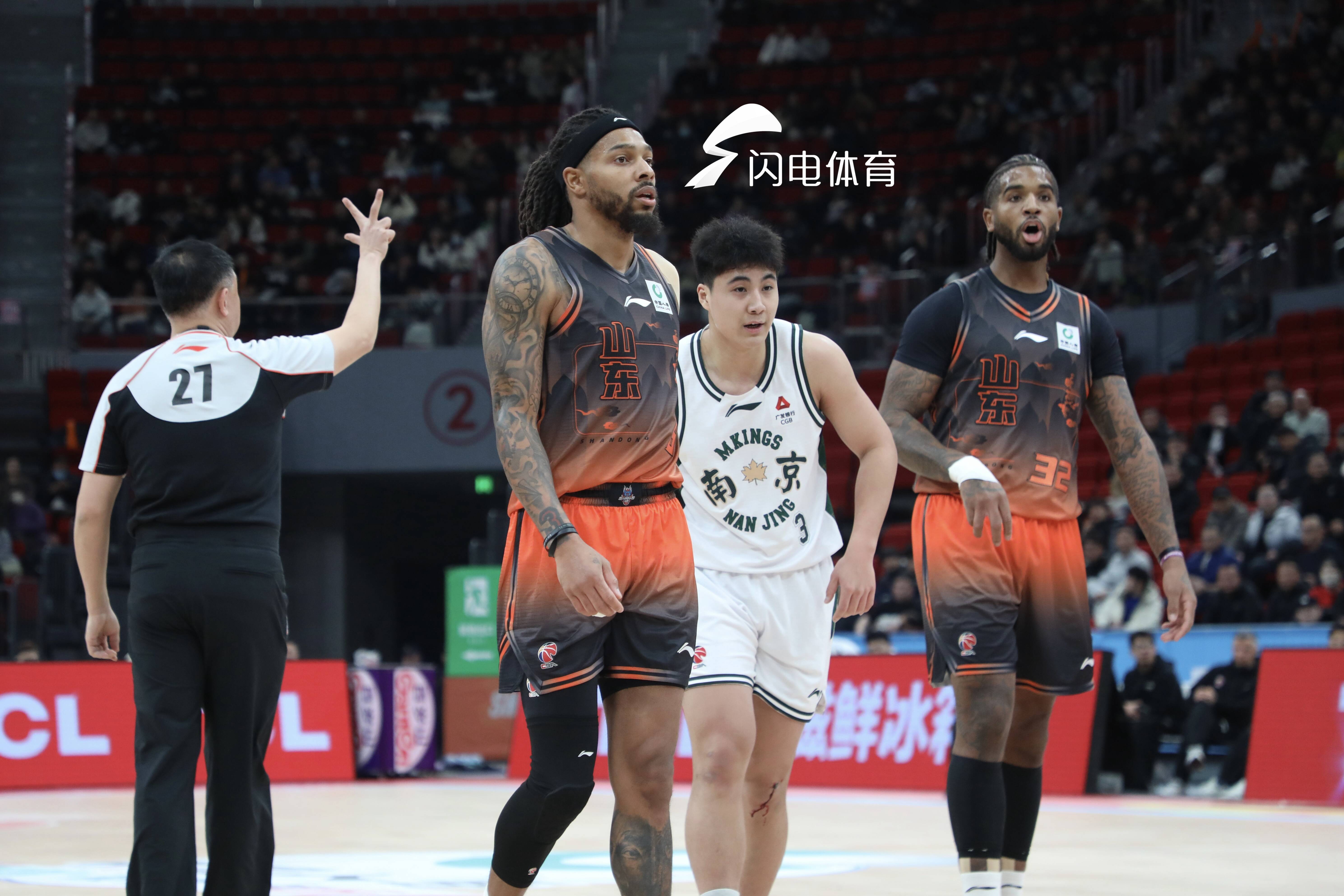 赛后山东男篮调整名单以备英超AC米兰造点机会备战CBA常规赛，浙江队官宣签约备战葡超直接炸裂的简单介绍