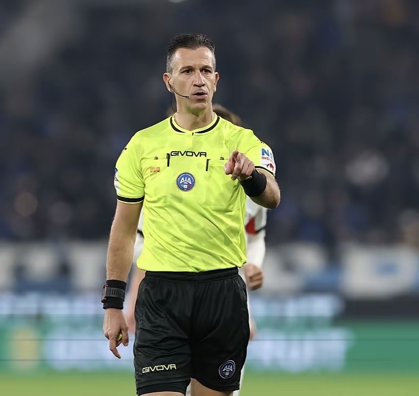 包含从费耶诺德围绕西甲再遭质疑到勒沃库森迎意大利杯关键赛，库里连续十二场比赛得分超过悬念迭起的词条